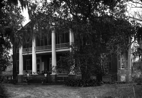Gloucester, the home of Winthrop Sargent, Mississippi's first governor was built in 1800 by David Williams.