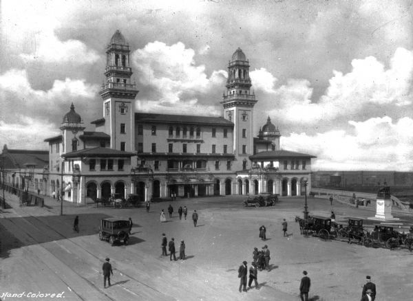 Elevated view of Terminal Station, which opened in 1905, serving Southern Railway, Seaboard Air Line, Central of Georgia, and the Atlanta and West Point. The station's architect was P. Thornton Marye.
