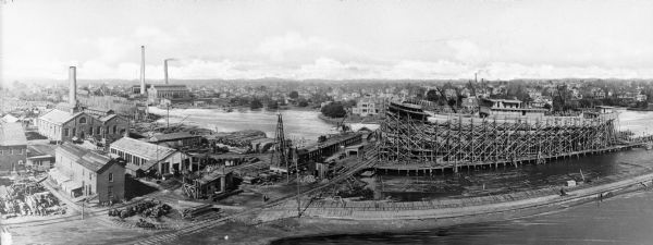 A general view of the shipyard and town of Hampton.
