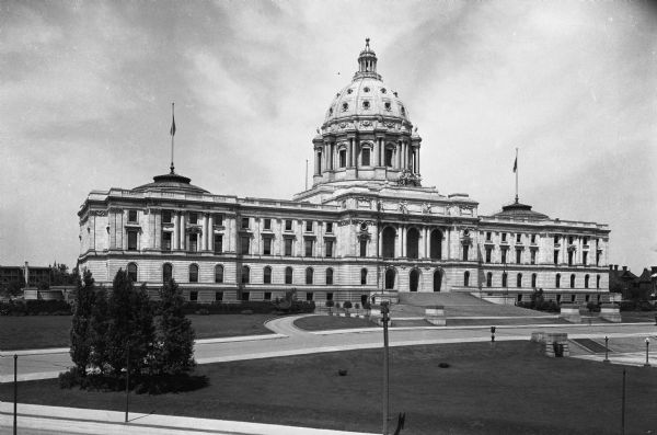 Exterior of the Minnesota State Capitol Building, constructed in 1905 in the Italian Renaissance and Beaux-Arts styles by Cass Gilbert.