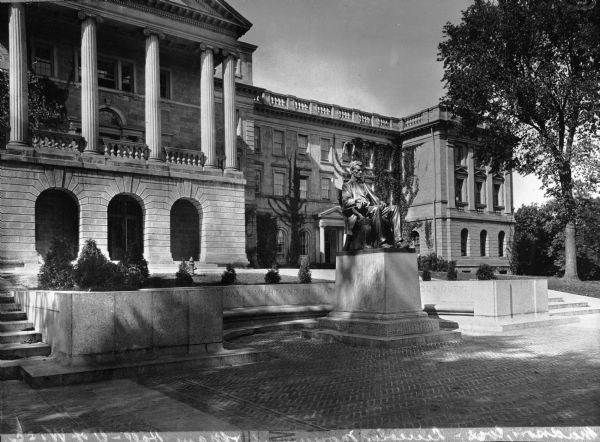 View of Lincoln Monument in front of Bascom Hall.