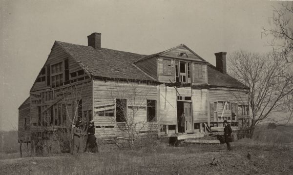 The famous "Shirley House" or "White House," stands near the Jackson Road, which was between the Union and Confederate entrenchments during the siege of Vicksburg, May 22, 1863.