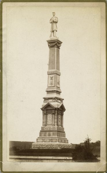 A monument to Union soldiers.