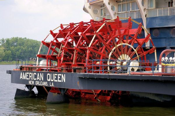 The paddle wheel of the "American Queen."