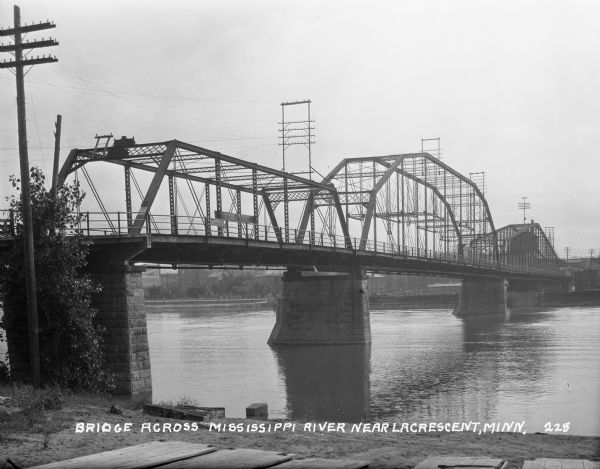 A metal bridge from La Crescent over the Mississippi River to La Crosse.