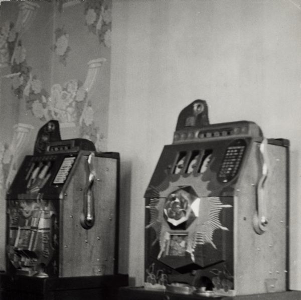 Illegal gambling machines in Kelley's Tavern, in the city of Lake Geneva.