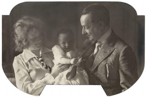 Billie Burke, her baby daughter Patricia Burke Ziegfeld, and her husband Florenz Ziegfeld, Jr.