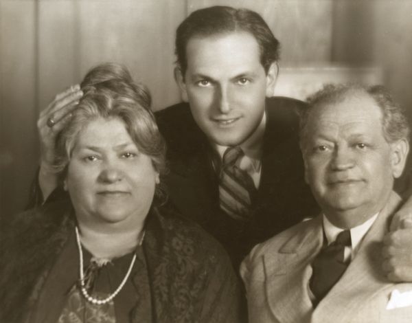 From left to right: Erna Weinstein Schildkraut, her son Joseph Schildkraut, and her husband Rudolph Schildkraut.