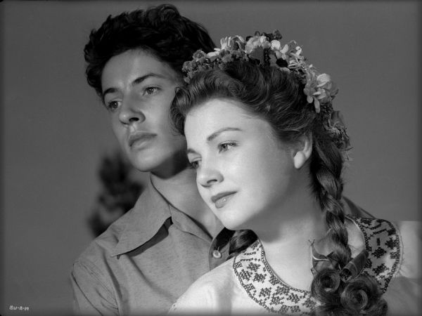 Actors Farley Granger and Anne Baxter, as the young Ukrainian lovers Damian Simonov and Marina Pavlov, pose for a publicity still for "The North Star."