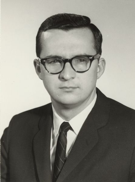 Official portrait of David R. Obey from the 1964 Wisconsin Blue Book.