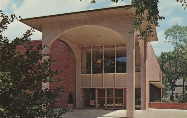 Photographic postcard of the exterior view of the Colonel Robert H. Morse Library at Beloit College.