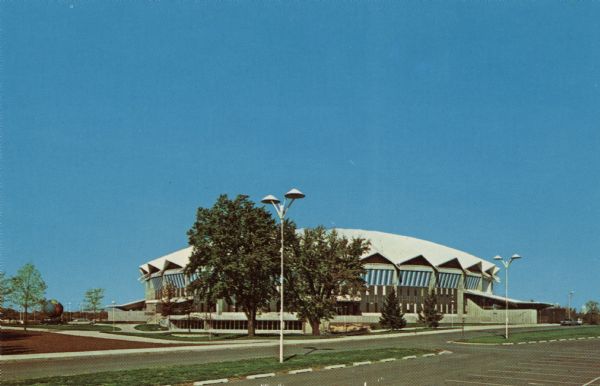 Dane County Memorial Coliseum | Postcard | Wisconsin Historical Society