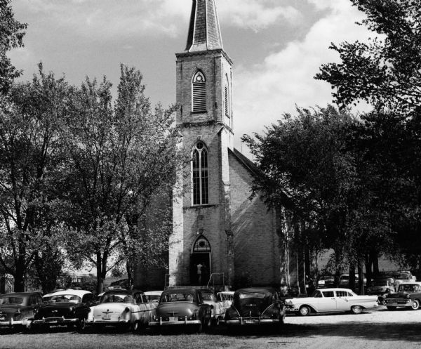 Immanual Lutheran Church (River Church) on AY was the setting for the wedding of Fred Zastrow and Ruth Loehrke.