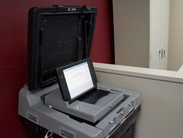 A new, controversial, vote tabulating device, ES&S’s DS200 voting machine at City Hall.