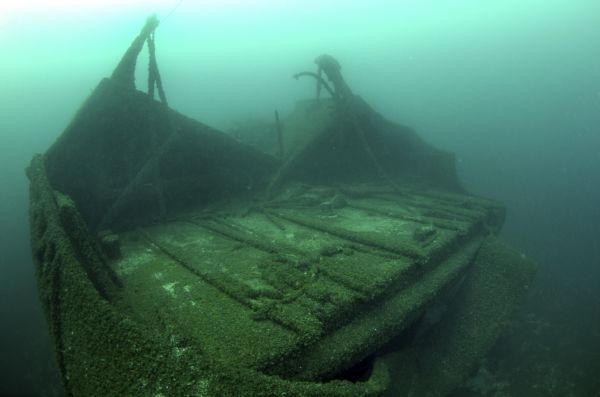 Underwater view of the damaged sea gate, located towards the stern of the <i>Milwaukee</i>.