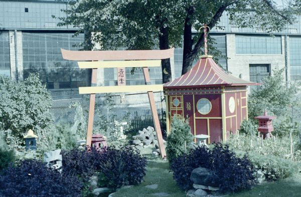 The torii gate, Japanese Tea Pavilion and lanterns in Sid's backyard. 