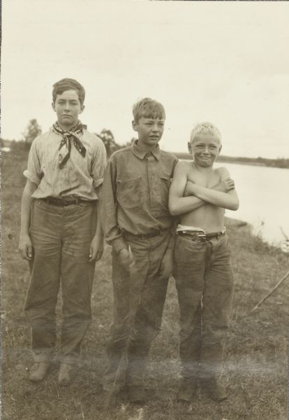 The three young travelers, Clay on the left, H.G., and Carl on the right.