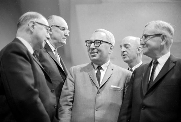 Dr. Harold Goldberg, center, research director in engineering, is shown chatting with (left to right): Arno Lenz, U.W. professor of civil engineering; Fred Harvey Harrington, U.W. president; William Ackermann, federal specialist on water resources; and Roland Ragatz, U.W. professor of chemical engineering.
