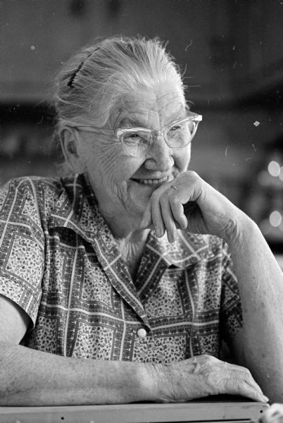 Mrs. Mary Kundrat, age 85, moved to the United States from Czechoslovakia in 1907. She describes her life in places she has lived and the work she has done in her lifetime.