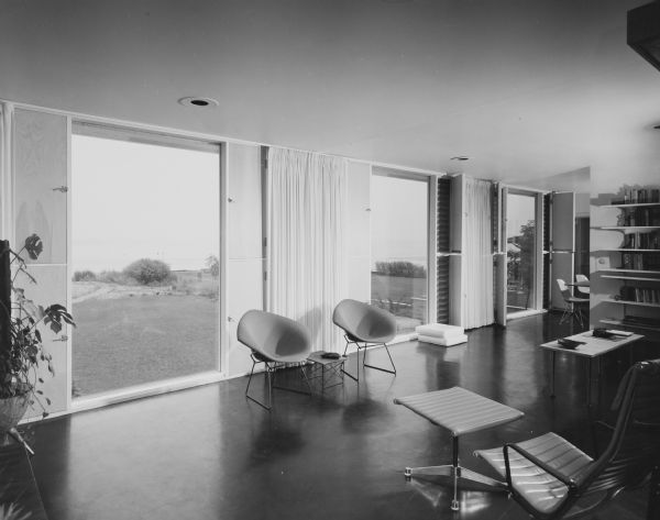 Edward Bloom House, Keck and Keck Project #625. Project date 1959. George Fred and William Keck were born in Watertown, Wisconsin, and operated an architectural office on Michigan Avenue in Chicago, Illinois. This photograph shows living space inside the Bloom house in North Muskegon, Michigan.