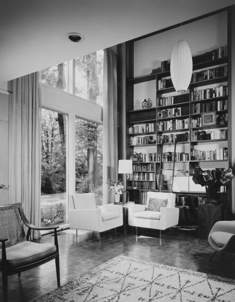 David Blumberg Residence — Addition, Keck and Keck Project #661. Project date 1961. Photograph of living room of the Blumberg house in Highland Park, Ilinois.