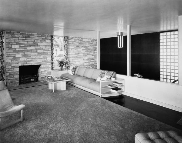 The William and Majel Kellett House was designed by the architectural firm Keck and Keck as Project #243 in 1940. This photograph is taken in living room of the Kellett house in Menasha, Wisconsin. William Kellett spent his entire professional life at Kimberly Clark Corporation, becoming its president and eventually retiring in 1964.