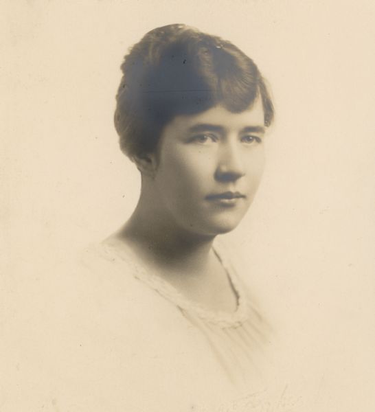 Vignetted head and shoulders studio portrait of Dorothy Fargo Curry (1894-1960). A handwritten caption read: "When Dorothy was at Northwestern University, Evanston Ill. 1917."