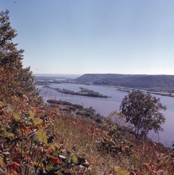 Elevated view looking south towards the Mississippi River from Brady's Bluff in Perrot State Park.