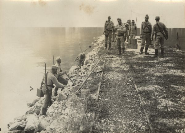 Soldiers fortifying an embankment on the southwest battlefront in South Tyrol.
