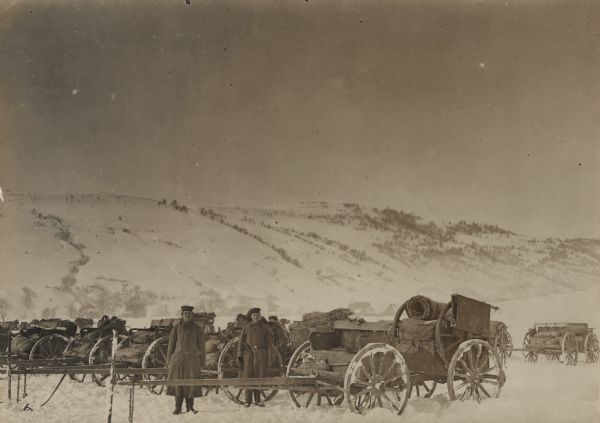 For some time now German and Austrian troops have been fighting jointly against the Russians. The German artillery is parked in the vicinity of the Uzsok Pass.