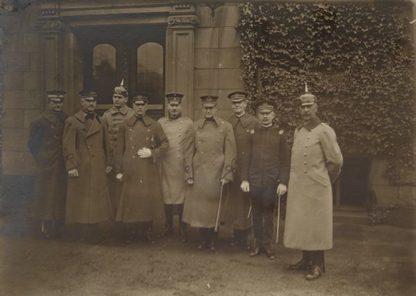 American military attachés who were staying in Berlin during a visit to the Franzerkaserne (Franzer Barracks). 