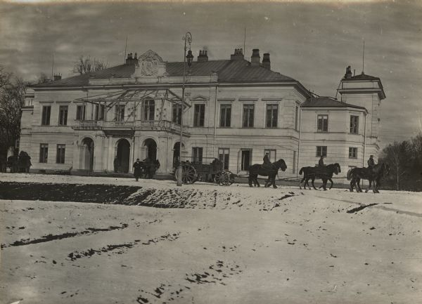 The Czar's palace in Skiernewize (Skierniewice), now in the hands of the Germans and serving as the headquarters of eastern front commander Freiherr von Scheffer-Boyadel, who was has become famous for leading the breakthrough battle at Lodz resulting in the capture of 12,000 Russians.
