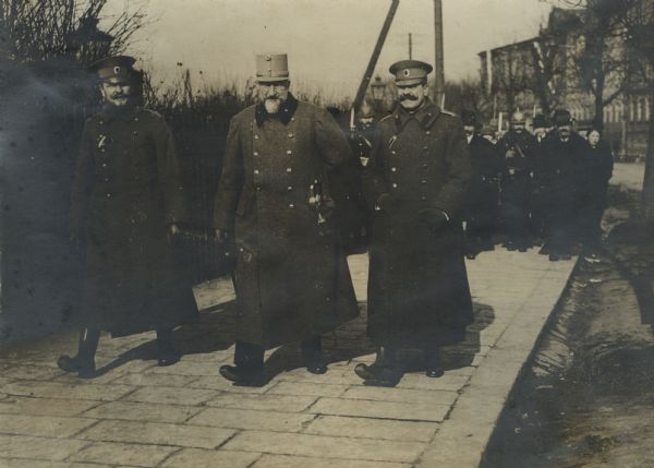The Czar of Bulgaria visiting the Austrian headquarters. Accompanied  here by his aides. 