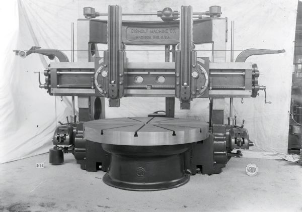 Standard type of Gisholt Vertical Boring and Turning Mills manufactured as 52, 60, 64, and 72 inches. Gisholt was the first company to specialize in heavy type turret lathes adapted to finishing of medium and heavy castings and forgings.
