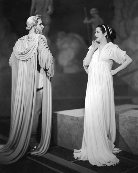 Alfred Lunt and Lynn Fontanne as Jupiter and Alkmena.
