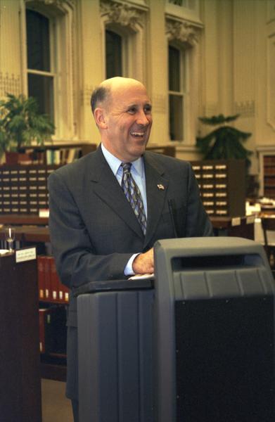 Governor Jim Doyle speaks to members of the Wisconsin Historical Society Board of Curators and staff in the Society library.