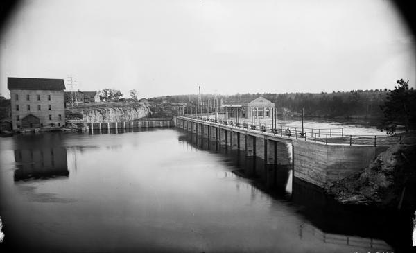 Exterior of power plant and dam.