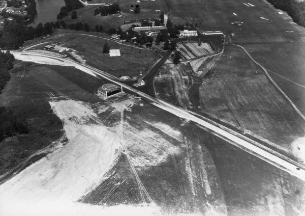 Aerial view of Dell View Hotel and Lake Delton airport.