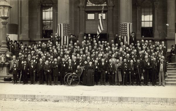 Group portrait of members of the 29th Wisconsin Infantry at a reunion.