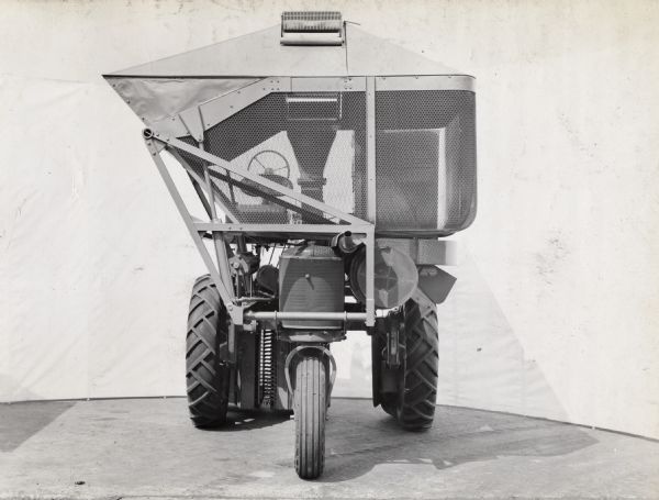 Engineering photograph of an experimental cotton harvester [picker].