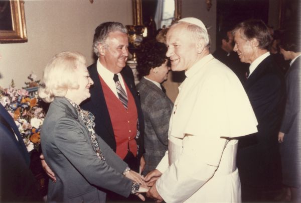 Joyce Dreyfus, Governor Lee Dreyfus, Pope John Paul II and Jimmy Carter and Rosalynn Carter at a papal dinner held at the White House.<p>Pope John Paul II was the first Pope to be invited to the White House.</p>