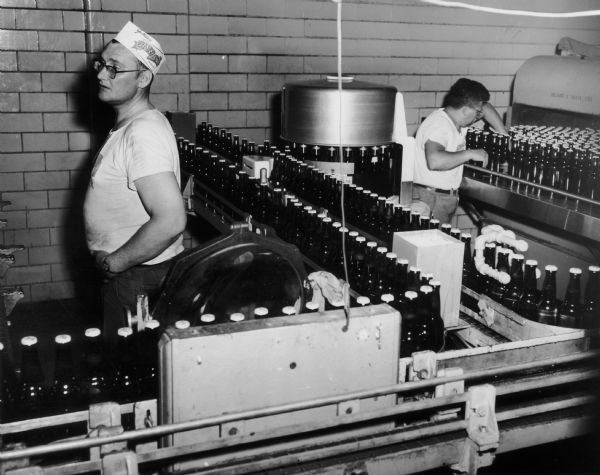 Bottling plant employees of the George Walter Brewery. The Walter Brewery closed in 1972.