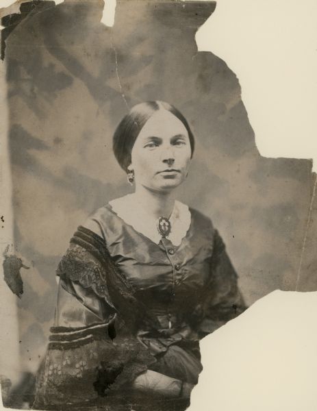 Waist-up portrait of Mary Elizabeth Mears, also known as Nellie Wildwood.