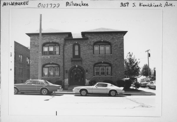 Exterior view of the Nathan Shapiro House at 3059 South Kinnickinnic Avenue.