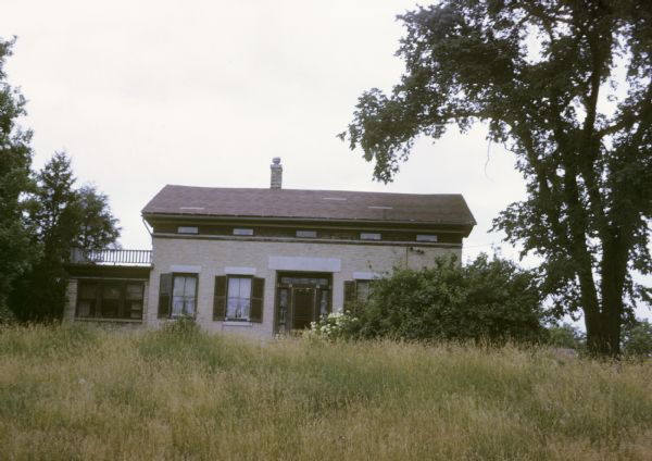 Exterior view of the William Noyes House.