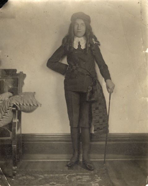 Olivia Goldenberger (later changed to Olivia Monona) in costume as Little Lord Fauntleroy for a theater production.
