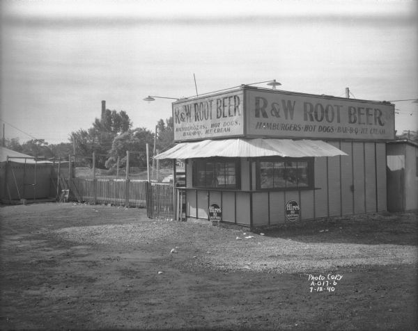 R & W Root Beer stand, East Washington Avenue at Thornton Avenue.
