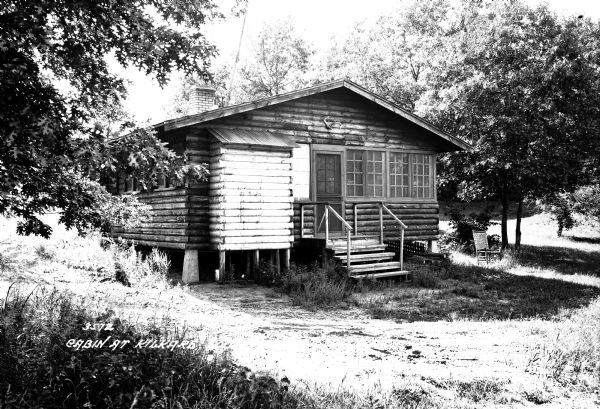 A log cabin at Kilkare Lodge.