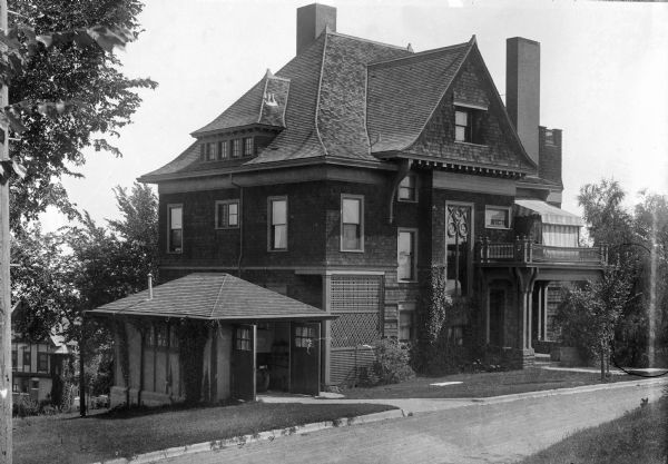 The house at 115 Ely Place, once owned by C.E. Buell.