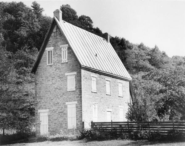 William Henry Brisbane house. The house was built between 1868 and 1869 from locally quarried stone for Dr. Brisbane, a physician and Baptist minister. He resided there until 1877.